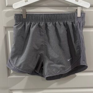 Nike Women's Athletic Shorts in Gray, Drifit Small